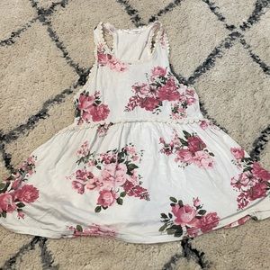 🌵🌺 4 for $20 🌵🌺 Floral Tank